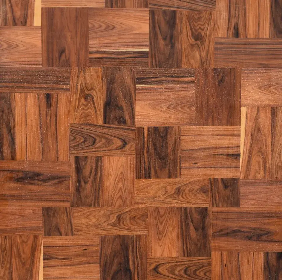 Parquet-pattern veneer in mixed wood tones